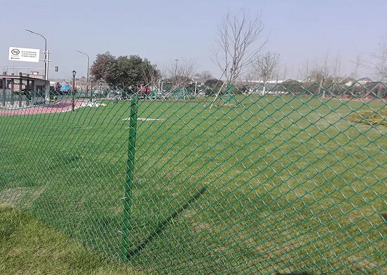 Renove seu jardim com essas ideias de malha plástica de diamante